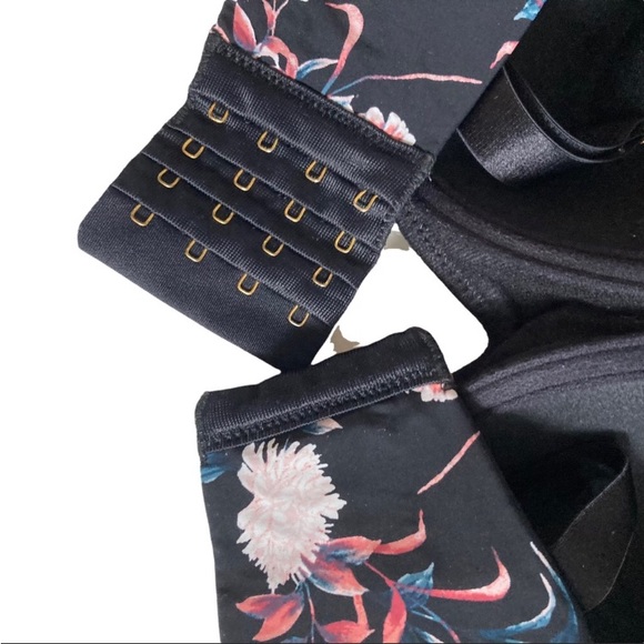 Deese Floral Balconette. - Picture 5 of 5